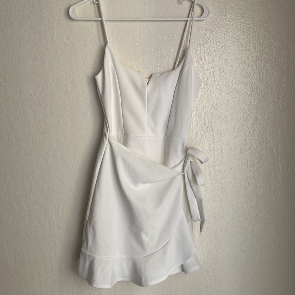 Ivory V-Wire Ruffle Wrap Dress - Picture 5 of 9